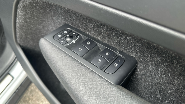 Volvo Xc40 2.0 D4 [190] R DESIGN 5dr AWD Geartronic Diesel Estate